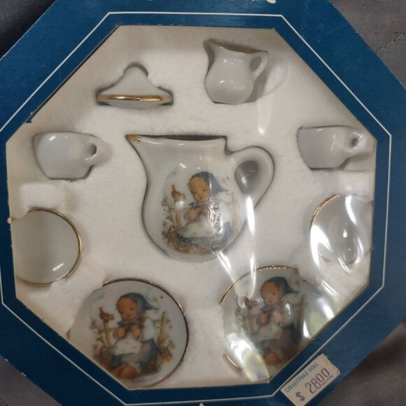 Miniature Glass Tea Set - Picture 1 of 2